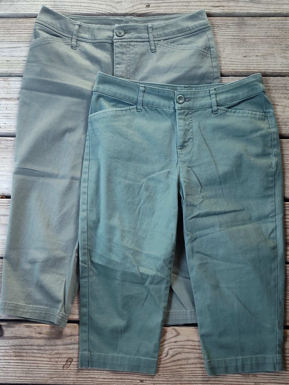 2 Pair Of St. John's Bay Olive Green Capri Pants Size 10